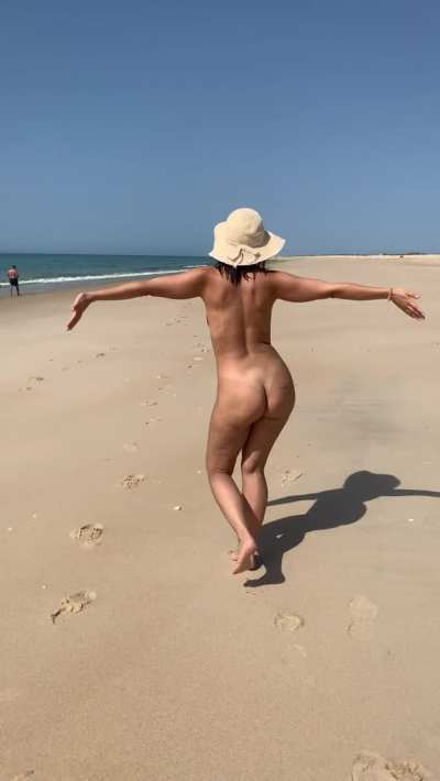 Join me on the the nudist beach
