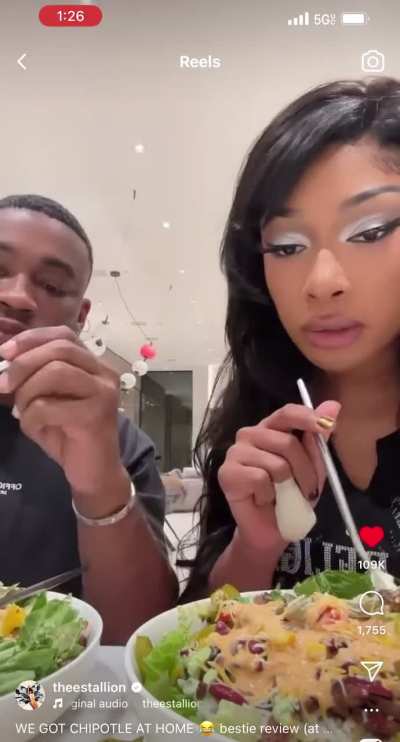 We got Chipotle at home! Megan makes food for her & Kellon 💜