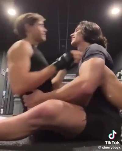 Darius helping Garen with sit-ups