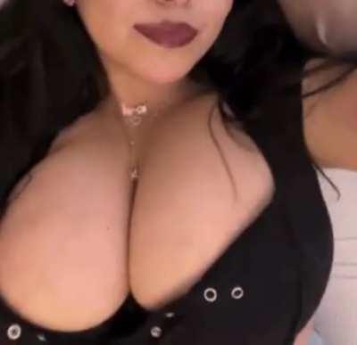 IGsluttygorelover. she got deleted frm tiktok any re ups