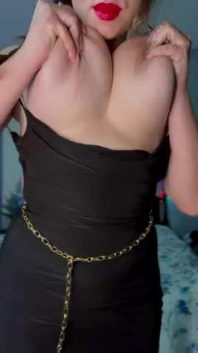 a new year and my boobs are still so big, perky and growin