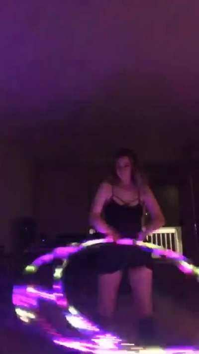 Fun video of me playing with my hoop (: check out my content on my page