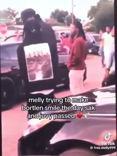 Melly dapping Bortlen up & dancing at a music video shoot the same day as Sak & Juvy’s deaths. Is this a normal way to act after your best friends had just been killed?