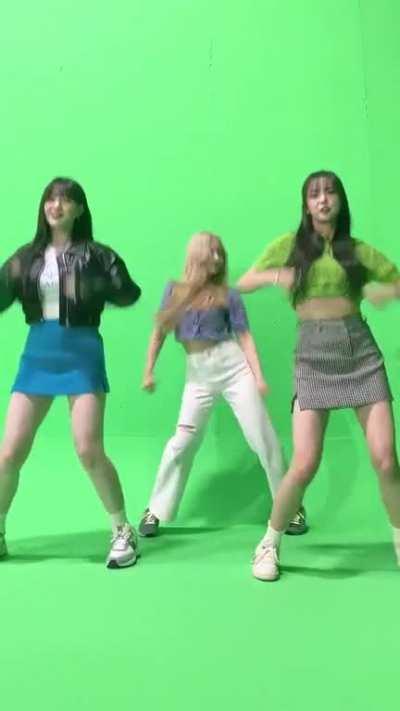 [230315] Yeseo, Yujin & Chaehyun TikTok update: I do! Do you? Challenge🤍 #IdoDoyouchallenge [FLY-BY]