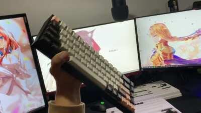 Tofu65 w/ Olivia keycaps & Nezuko sticker