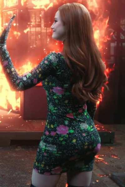 riverdale is so bad, but she is so hot.