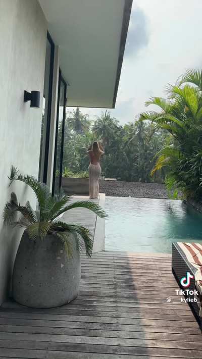 @__kylieb_