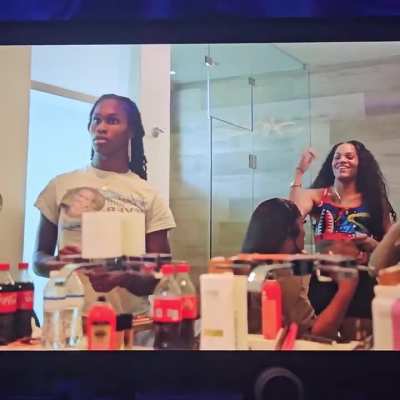 This scene has me cackling. In between Kenzie's face, the background clowning, and Abby saying my hair can't curl after letting Kenzie do her hair. Im so weak right now lmao