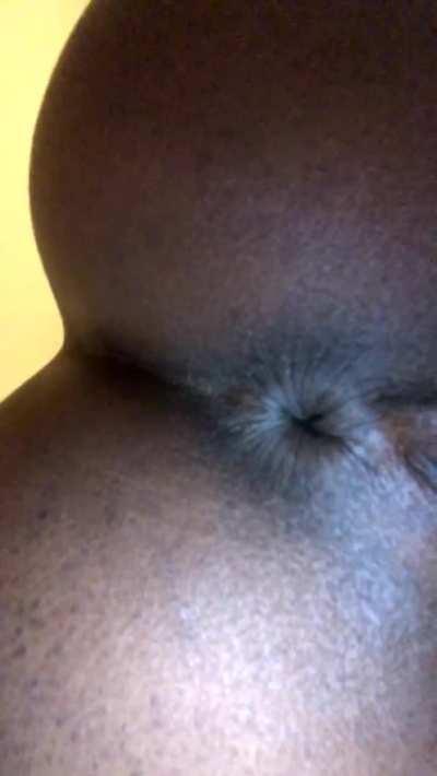 Anyone here like darker assholes?