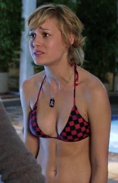 Brie Larson jiggling titties in skimpy bikini gets me throbin