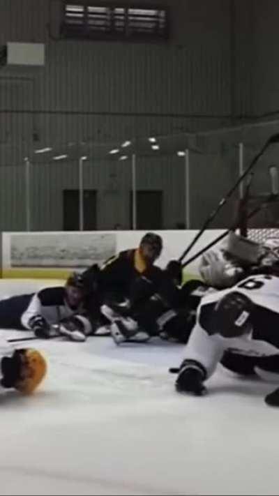 Chaos in front of the net