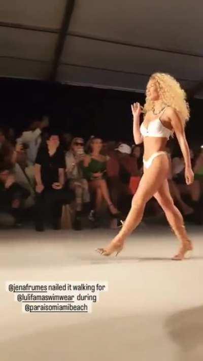 Better angle of her leg show...