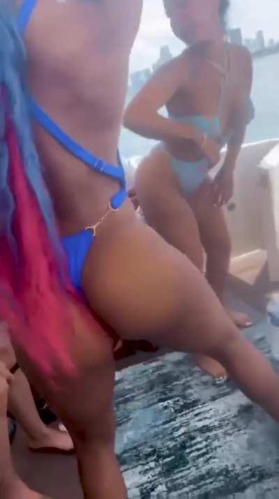 Kiera Hogan bouncing her fat ass