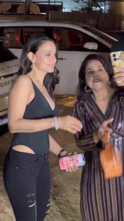 Ameesha ka dudh 😍😘🤤💦