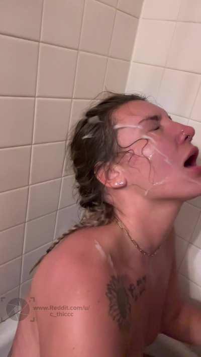 Let me milk your cock and make you bust, it’s my favorite