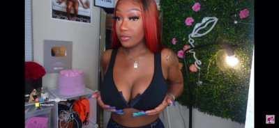 You can lowkey post her new video on pornhub😂