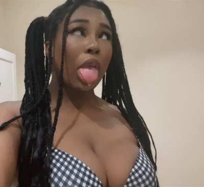 Anyone into ebony ahegao?👀