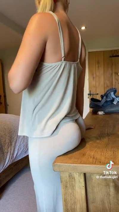 Sit it right here🤝