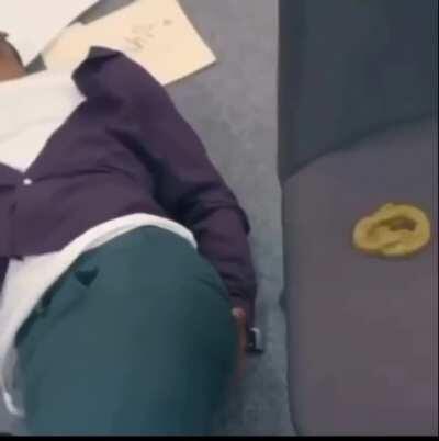 Yooooo dababg promoting violence against coworkers❓❓🤬🤬🤬