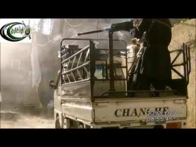 Early FSA fighters target Syrian Army checkpoints with a tiny technical - Set Zaynab - 11/1/2012