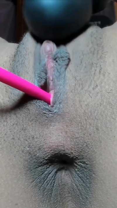 U like Latinas? 🧎‍♀️‍➡️