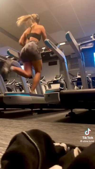 Pick one: fitwithjaz stine.lund ty_lee12