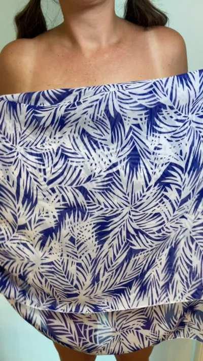 Just a mom who likes to shake her titties