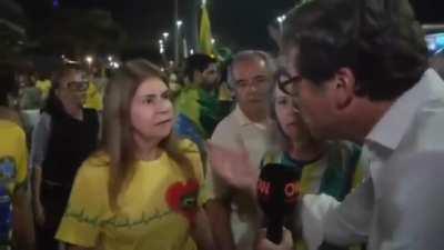 Jornalista da CNN Portugal tentando argumentar com o gado ensandecido pela derrota nas urnas.