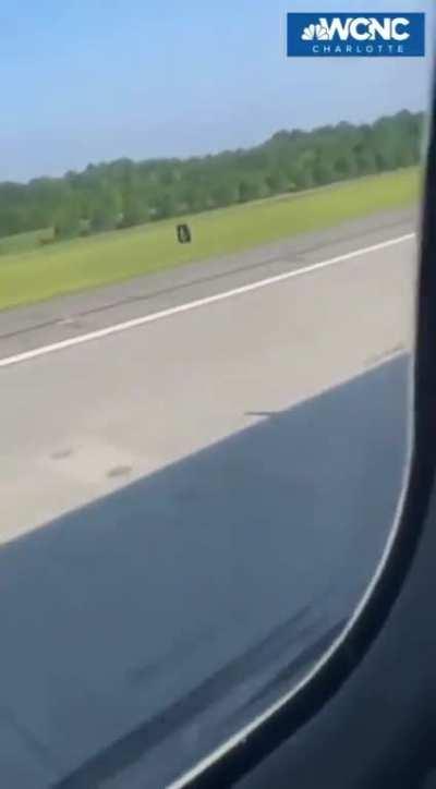 Delta flight DL1092 landing without it's nosewheel