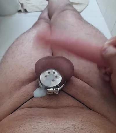 Cumming by plapping for the first time felt way too good