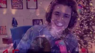 xQc is a good singer, we just need to give him some time...