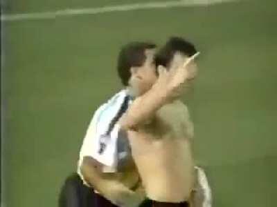 April 6, 1996: On this day 25 years ago, Eric Wynalda of the San Jose Clash scored the first goal in MLS history with a cutting run and blast in the 87th minute against DC United, giving San Jose a 1-0 win in the league's inaugural match.