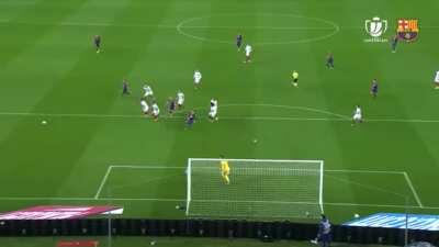 Jordi Alba’s volley hits the crossbar 67’ (Barça vs Sevilla)