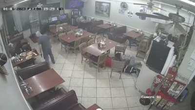 Customer neutralizes threat at a taqueria in Texas