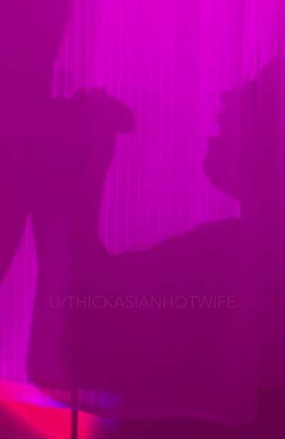 Unwrapping my Christmas gift, I’m excited🤭🎁