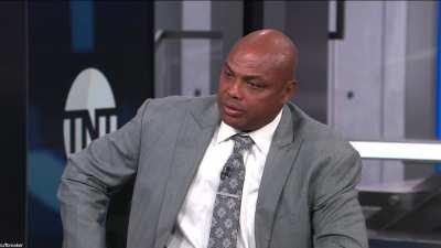 [Highlight] Chuck and Ernie get into it about math going into the break after Chuck says the Pelicans are on pace for 140 points after scoring 66 points in the half