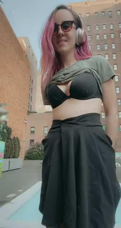 Showing off for the entire courtyard [gif]