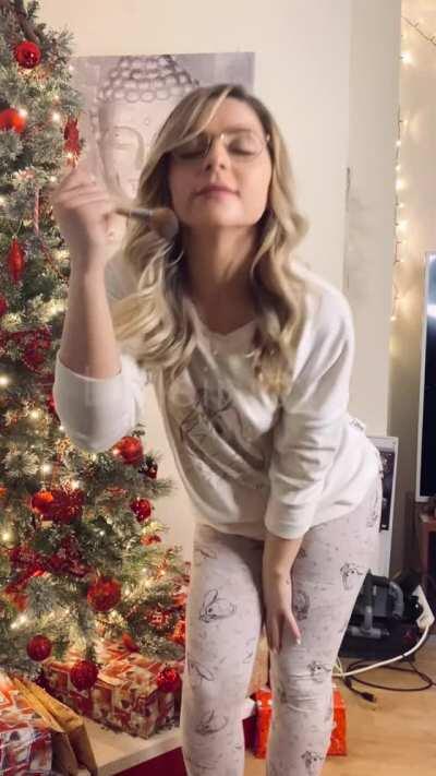 Could I be all you want this Christmas?.. 😊🎄