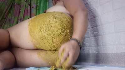 Does yellow looks good on my fat ass? [F]