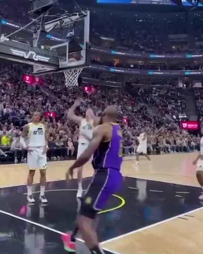 [Highlight] This angle of Bron’s and-1 😤🔥 (via zak.thedj/Instagram)