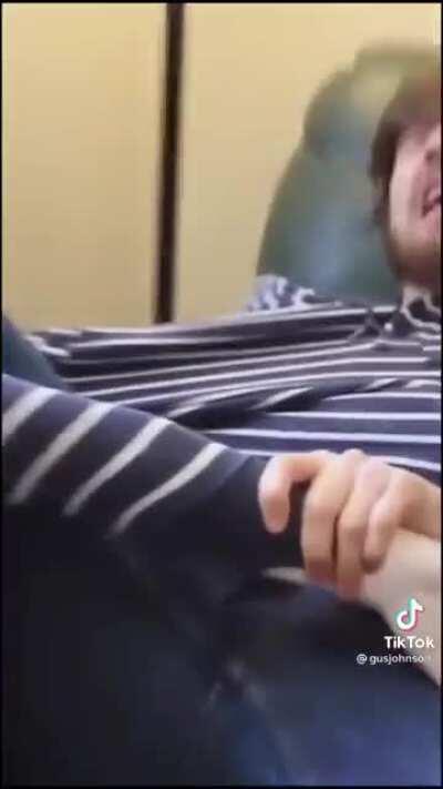 When someone cracks their knuckles @gusjohnson