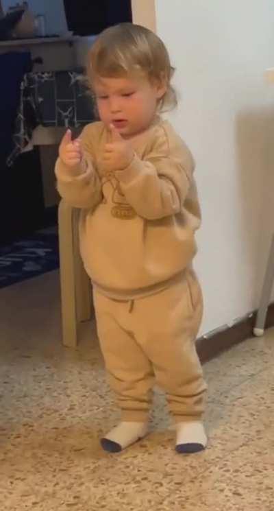 Little dude getting his thumbs up on point