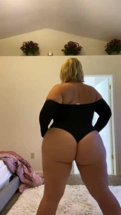 Thick and natural 😘