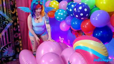 Rainbow Dash getting ready to inject some cream into Pinkie Pie