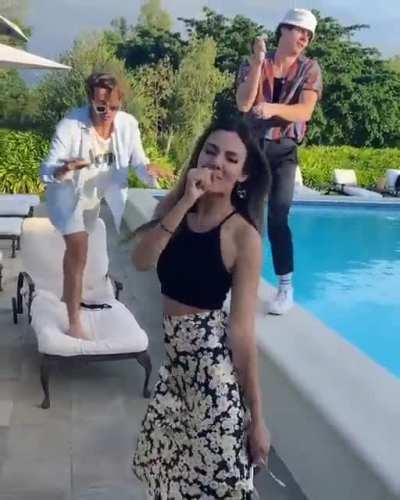 Victoria Justice : The Boy Who Cried Werewolf