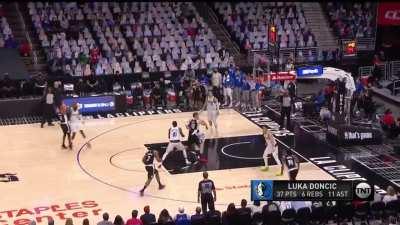 [Highlight] Rondo putting on a show in Hollywood!