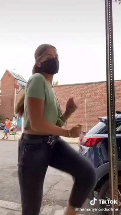 Like the way they move 🍒 👀