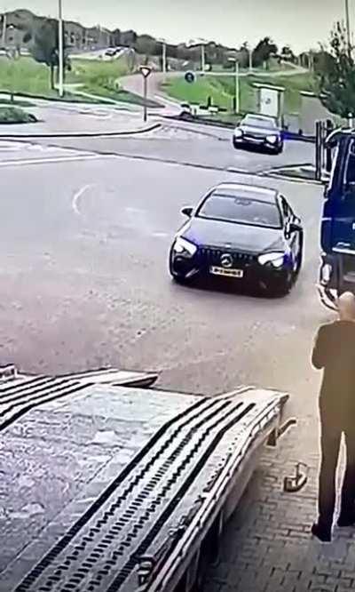 Brandnew Mercedes on it’s way for transport, getting delivered to customer