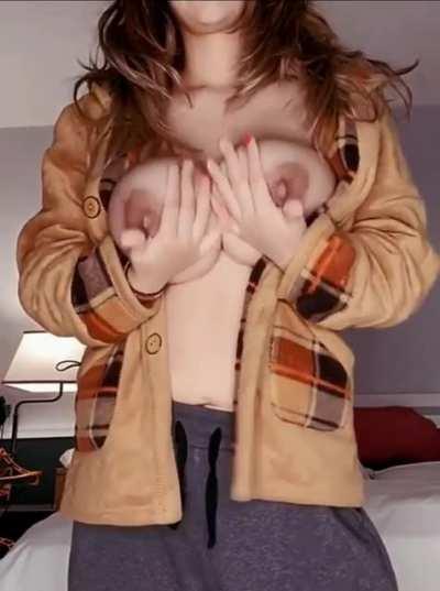 Ready for my massage daddy, mama needs a break 😉