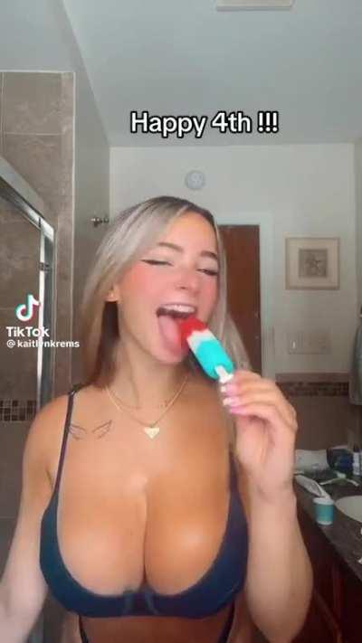 Happy 4th of July from @kaitlynkrems